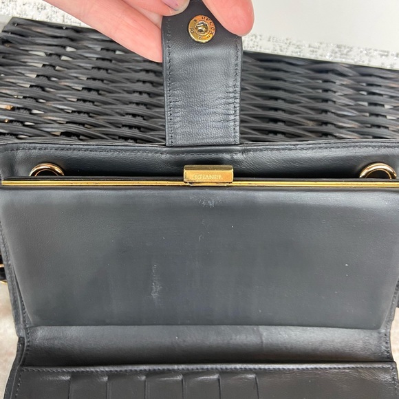 CHANEL leather wallet crossbody on chain - Picture 7 of 16